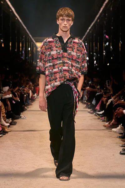 Look 12
